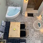 Kyrangelo Traditional House With Outdoor Jacuzzi *