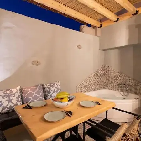 Apartman Kyrangelo Traditional House With Outdoor Jacuzzi