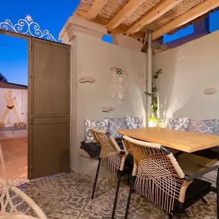 Kyrangelo Traditional House With Outdoor Jacuzzi Koszkinú