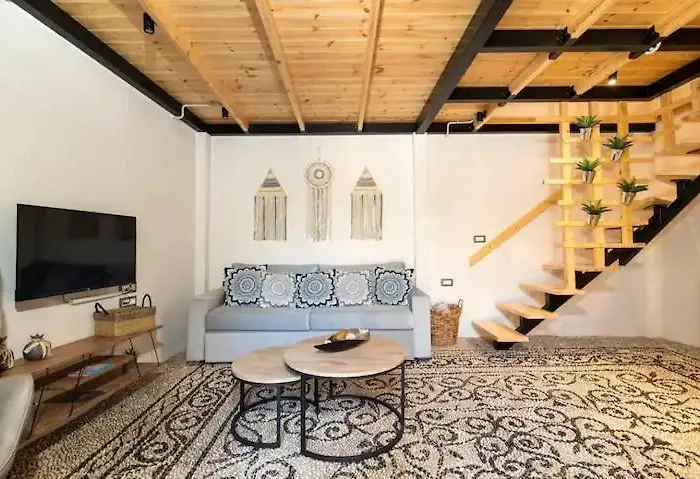 Kyrangelo Traditional House With Outdoor Jacuzzi