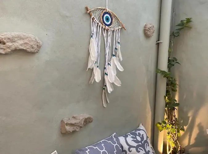 Kyrangelo Traditional House With Outdoor Jacuzzi