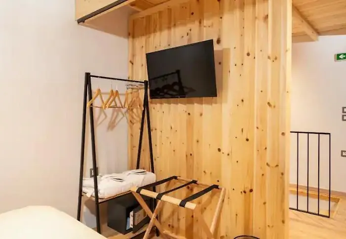 Kyrangelo Traditional House With Outdoor Jacuzzi